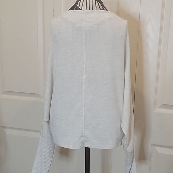 Anthropologie Oatmeal Draped Front Dolman Sleeved Pullover. Size XS - Picture 4 of 6